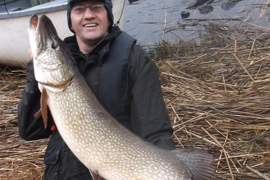 Customer Catches Belter of a Pike (30lb 2oz) on the Fly.