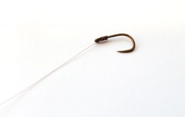 spade end knot tied to hook